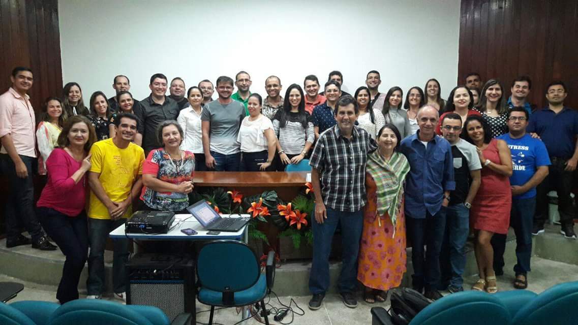 O professor José Marcelino de Rezende Pinto ministrou palestra e realizou oficina com ​os mestrandos do curso​